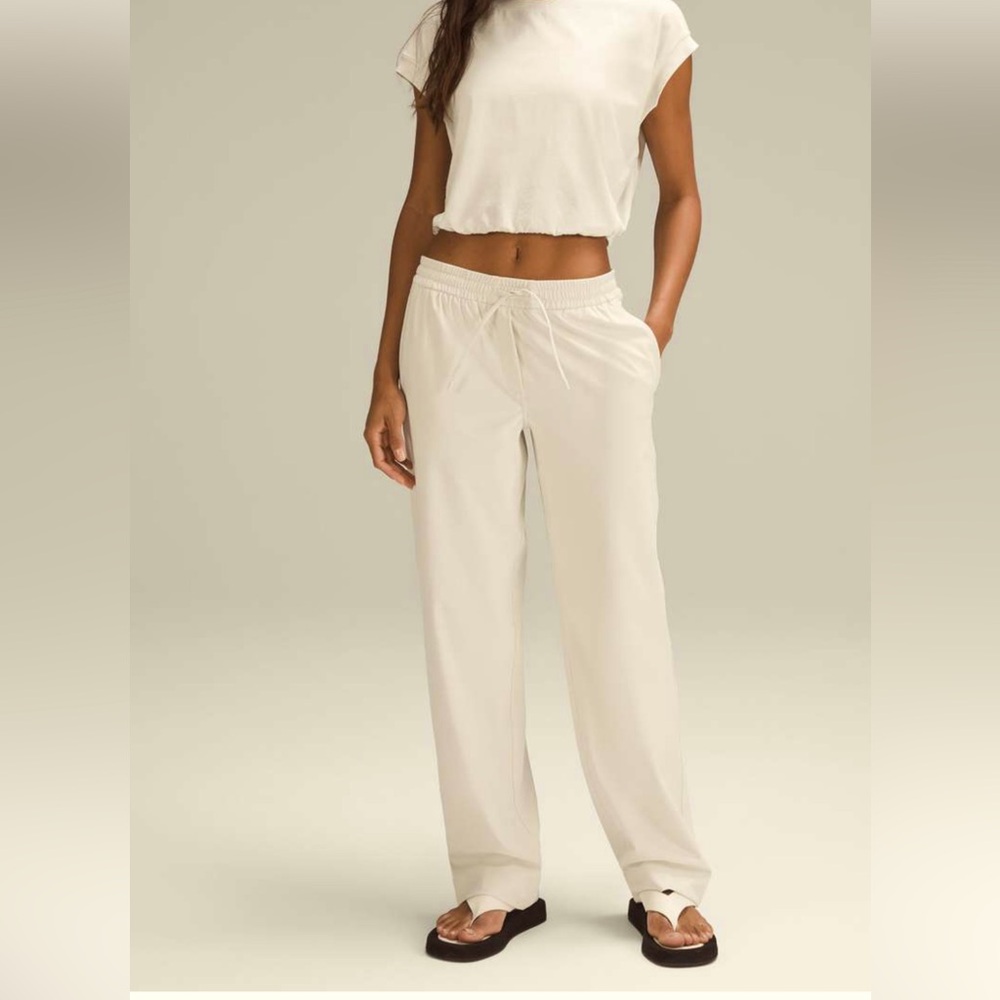 Lululemon Straight-Leg Mid-Rise Pant Full Length *Luxtreme Bone